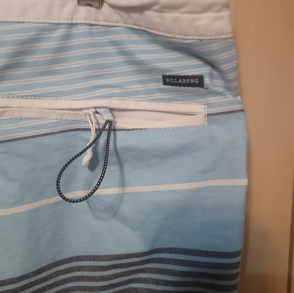 Mens Sz L Billabong Swim Shorts Swimsuit Blue Gray Stripes - Picture 3 of 8